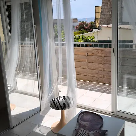 A Moins De 100 M De La A Pied La Londe-les-Maures