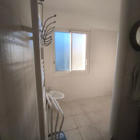 A Moins De 100 M De La A Pied La Londe-les-Maures
